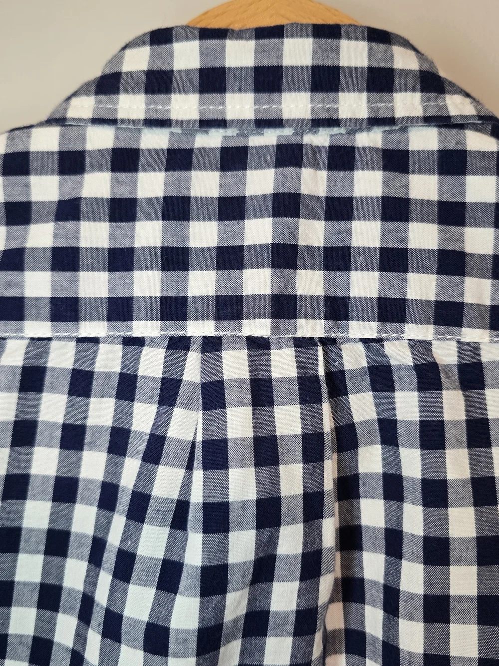 GAP button down